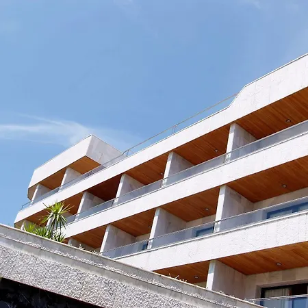 Serrano Palace