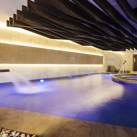 Serrano Palace 5* كالا راتخاذا